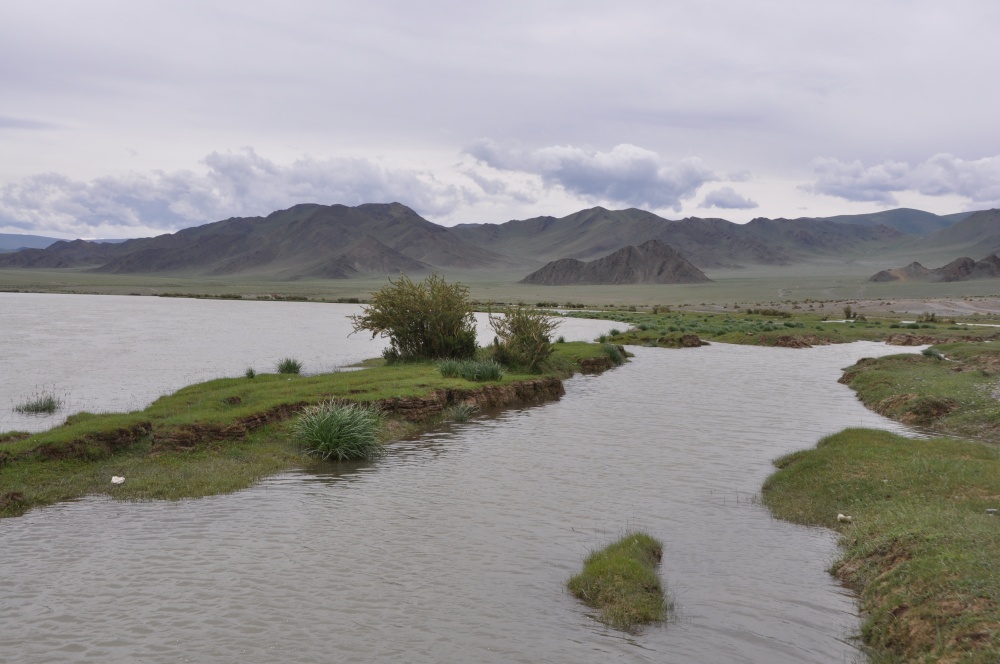 Flusslandschaft bei Ölgii