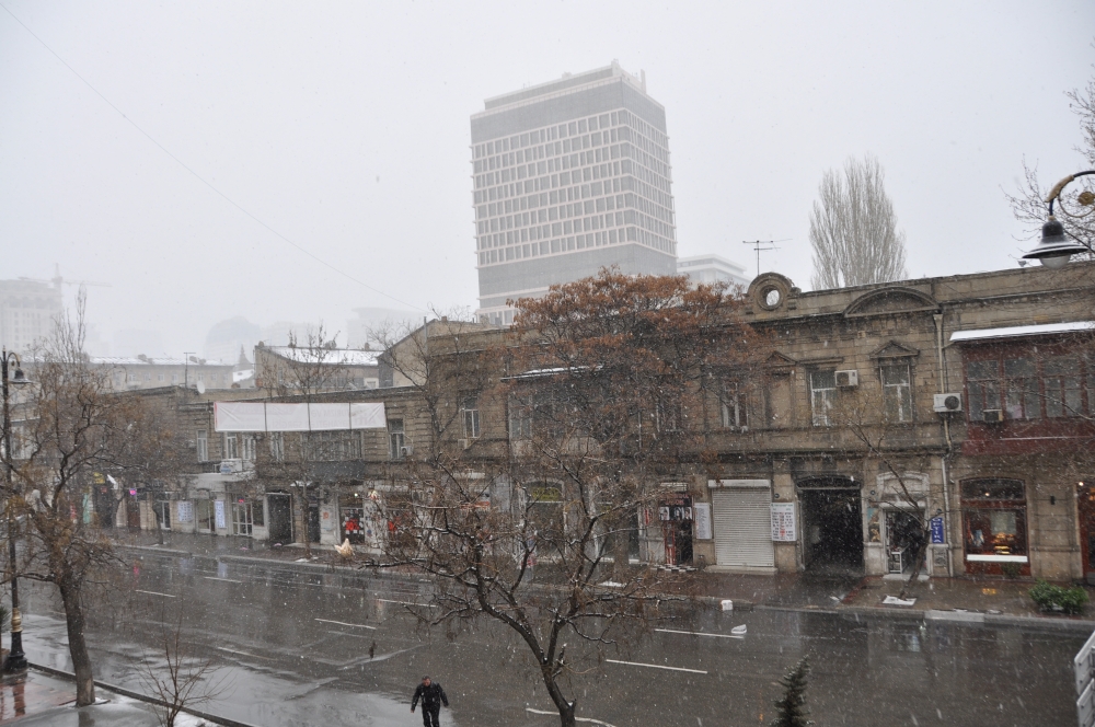 Schneefall in Baku