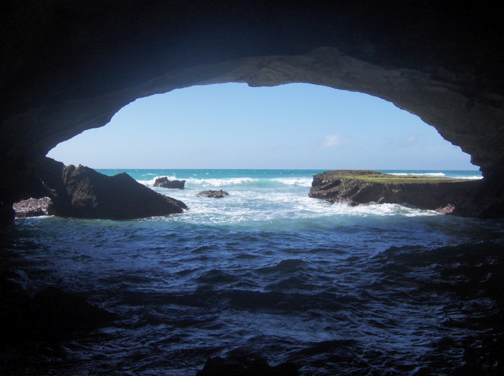 Höhle im Meer