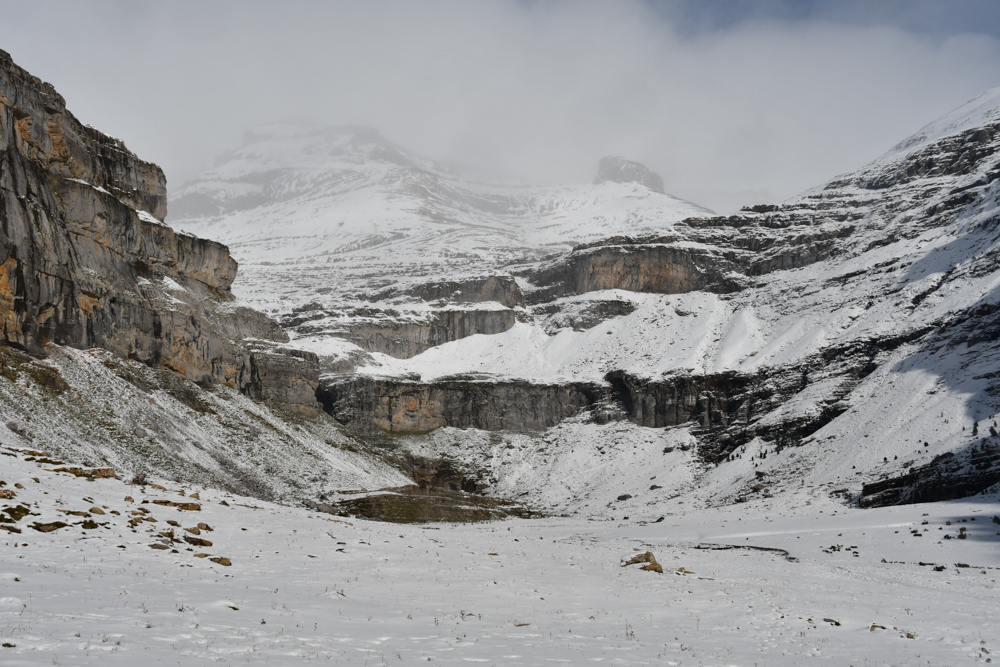 Circo de Soaso Schnee Nebel Ordesa Nationalpark