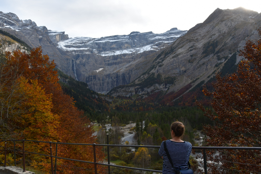 Fränzi blickt auf Cirque de Gavarnie