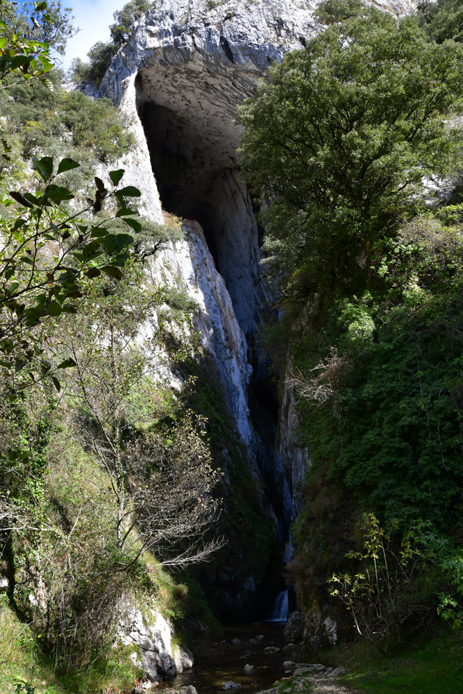 Wasserfall Loch im Felsen