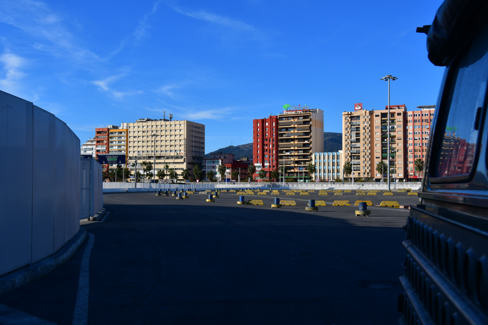 Hafenparkplatz Algeciras Haueser