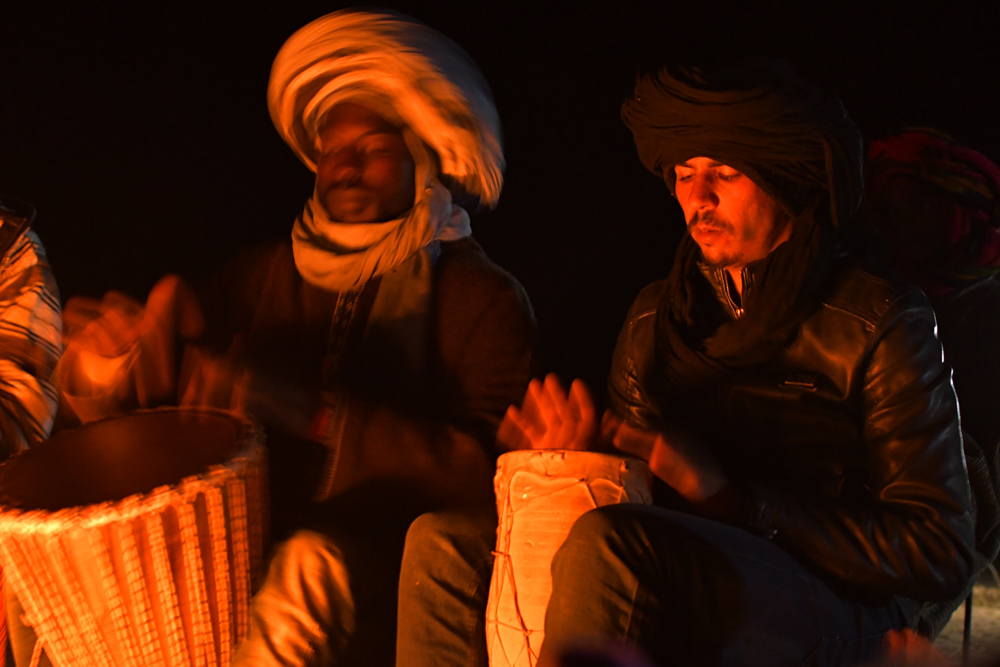 Trommelspieler Lagerfeuer Erg Chebbi